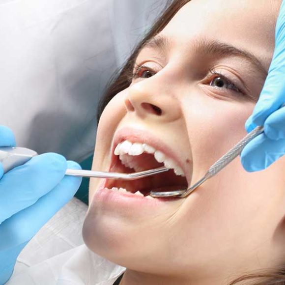 Common Dental problems and dealing with it effectively